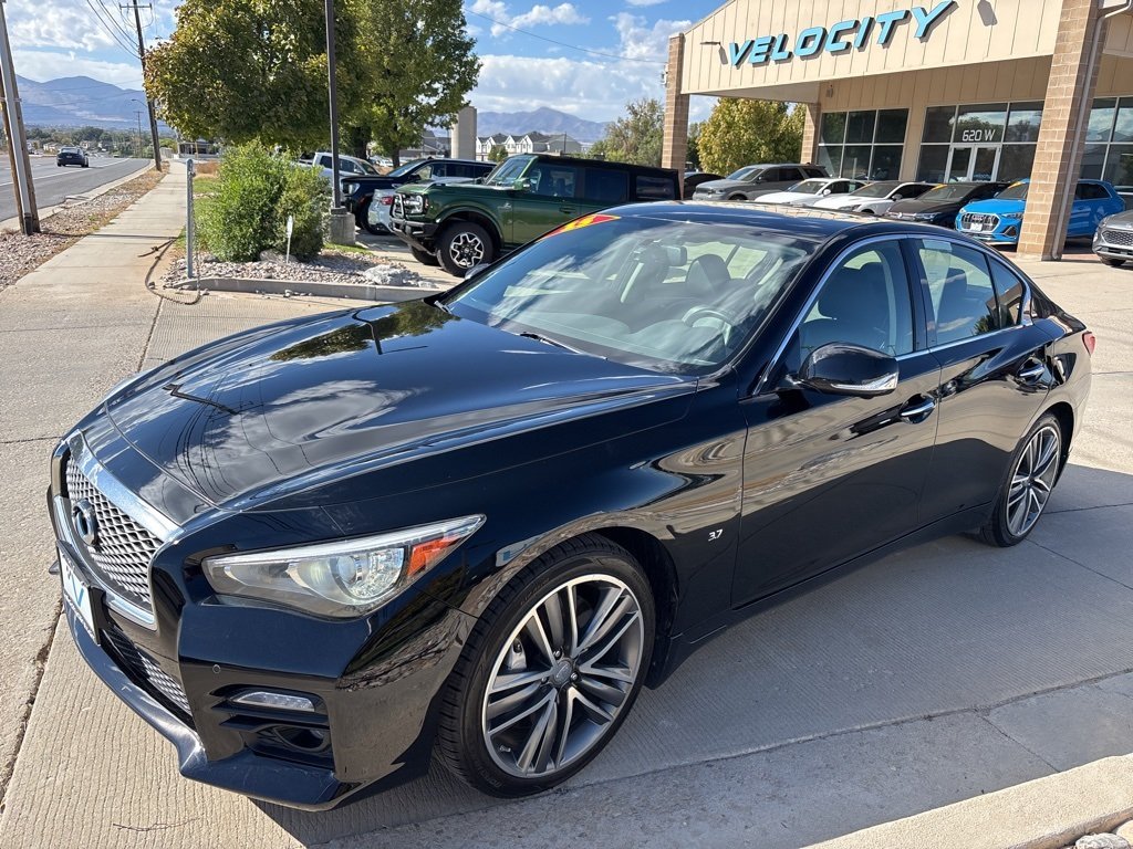 2015 Infiniti Q50 Sport photo 2