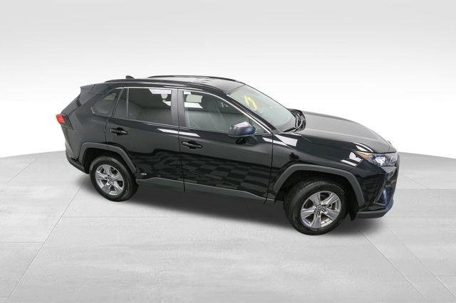 2022 Toyota RAV4 Hybrid LE photo 5