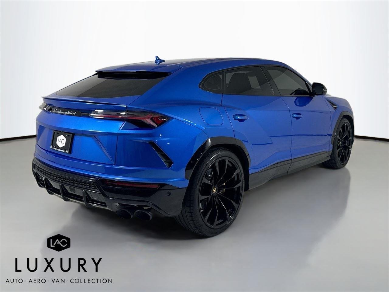 2022 Lamborghini Urus photo 4