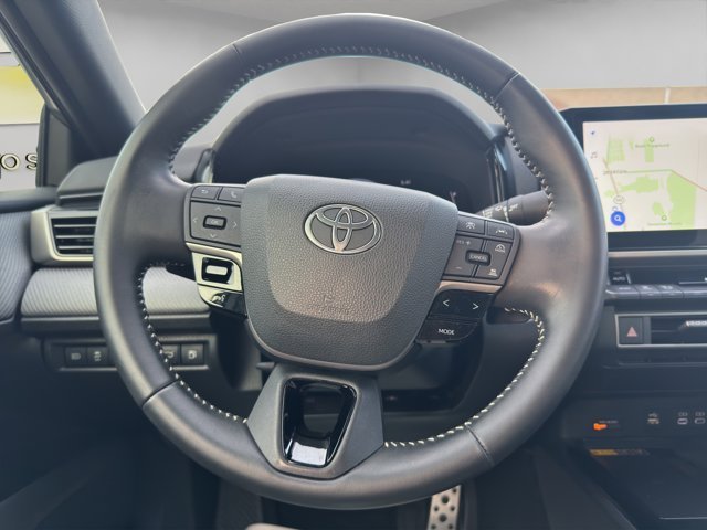 2025 Toyota Camry SE photo 10