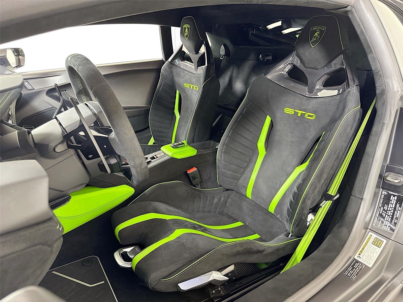 2023 Lamborghini Huracan STO photo 10