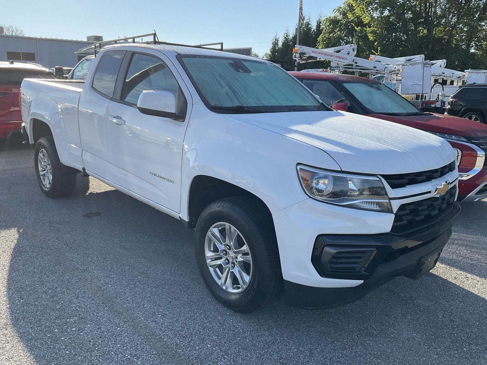 2021 Chevrolet Colorado LT photo 3