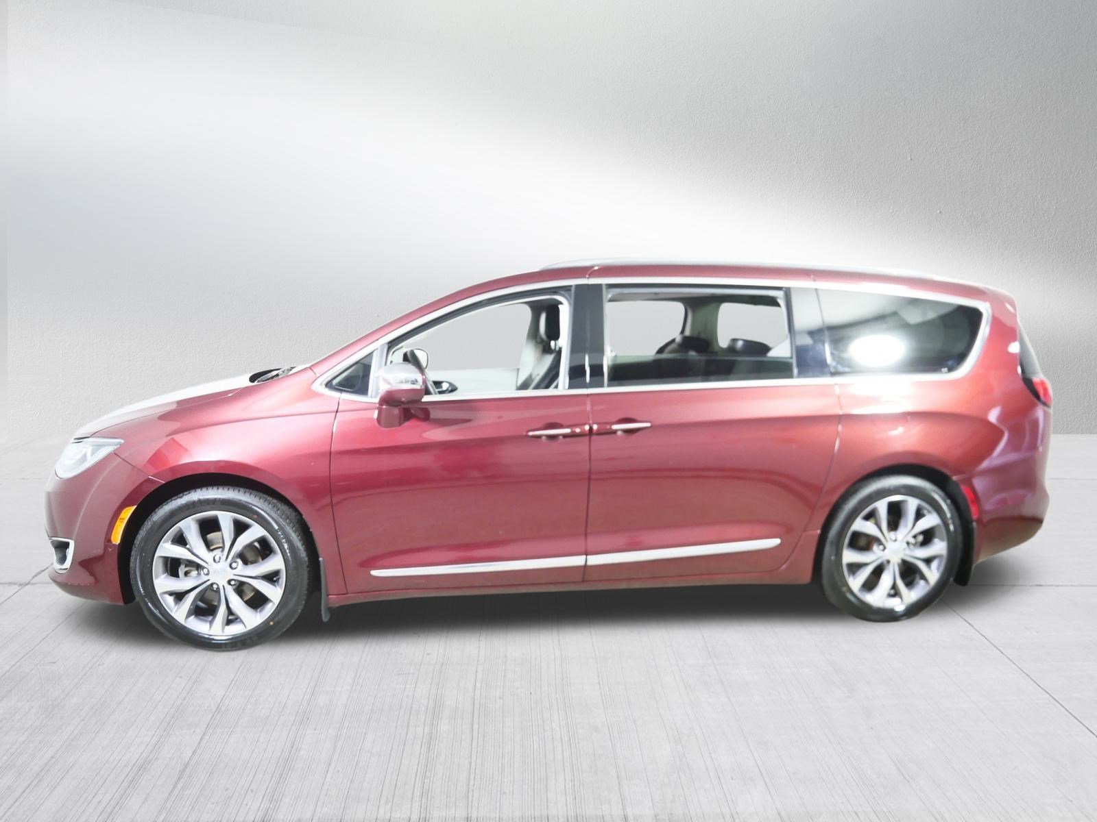 2018 Chrysler Pacifica Limited photo 4