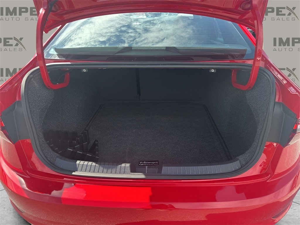 2020 Volkswagen Jetta R-Line photo 24