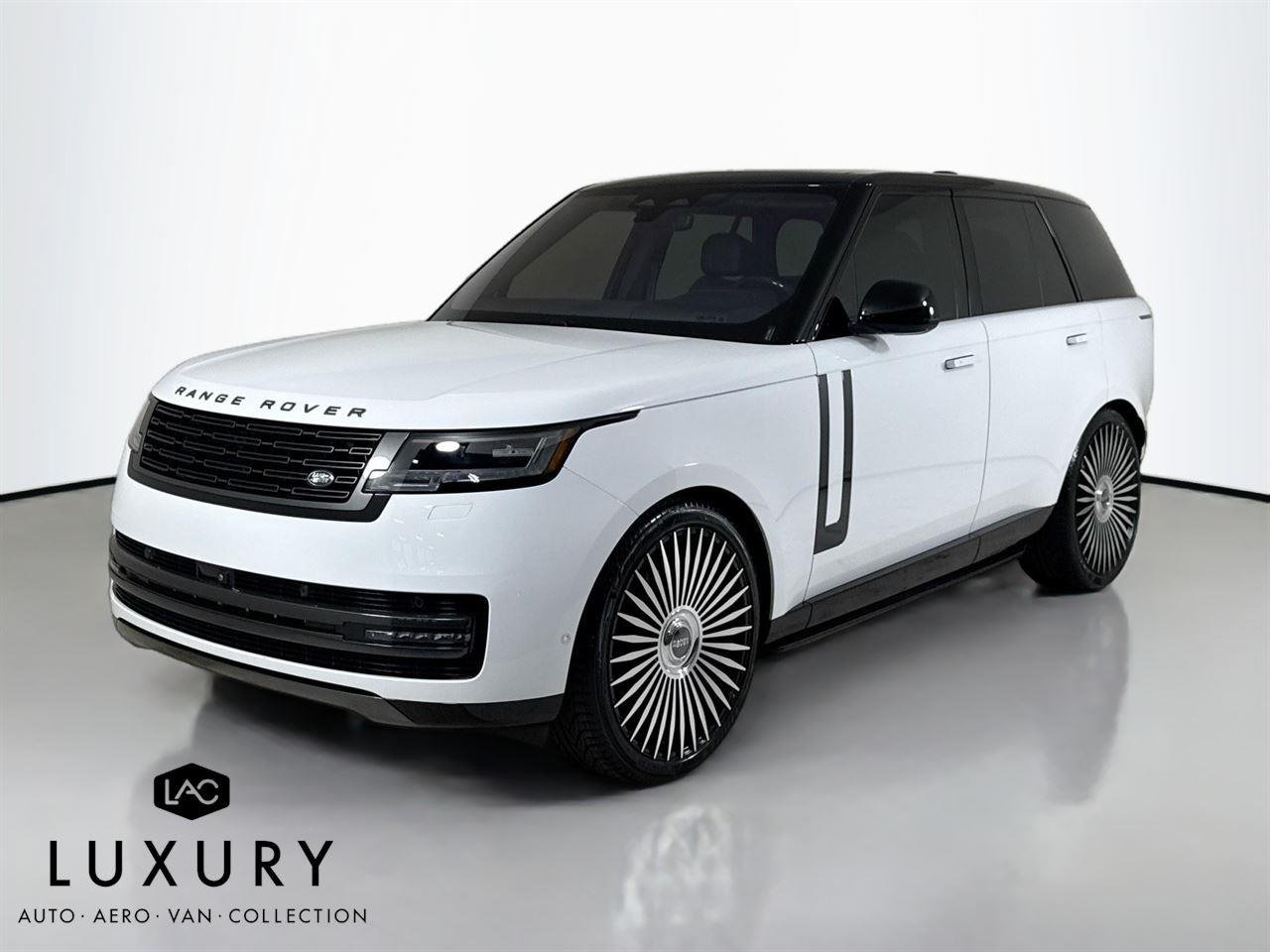 2023 Land Rover Range Rover SE photo 8