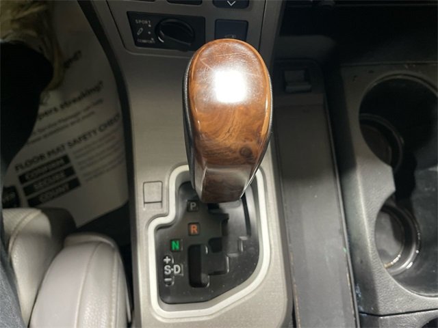 2010 Toyota Sequoia Platinum photo 19