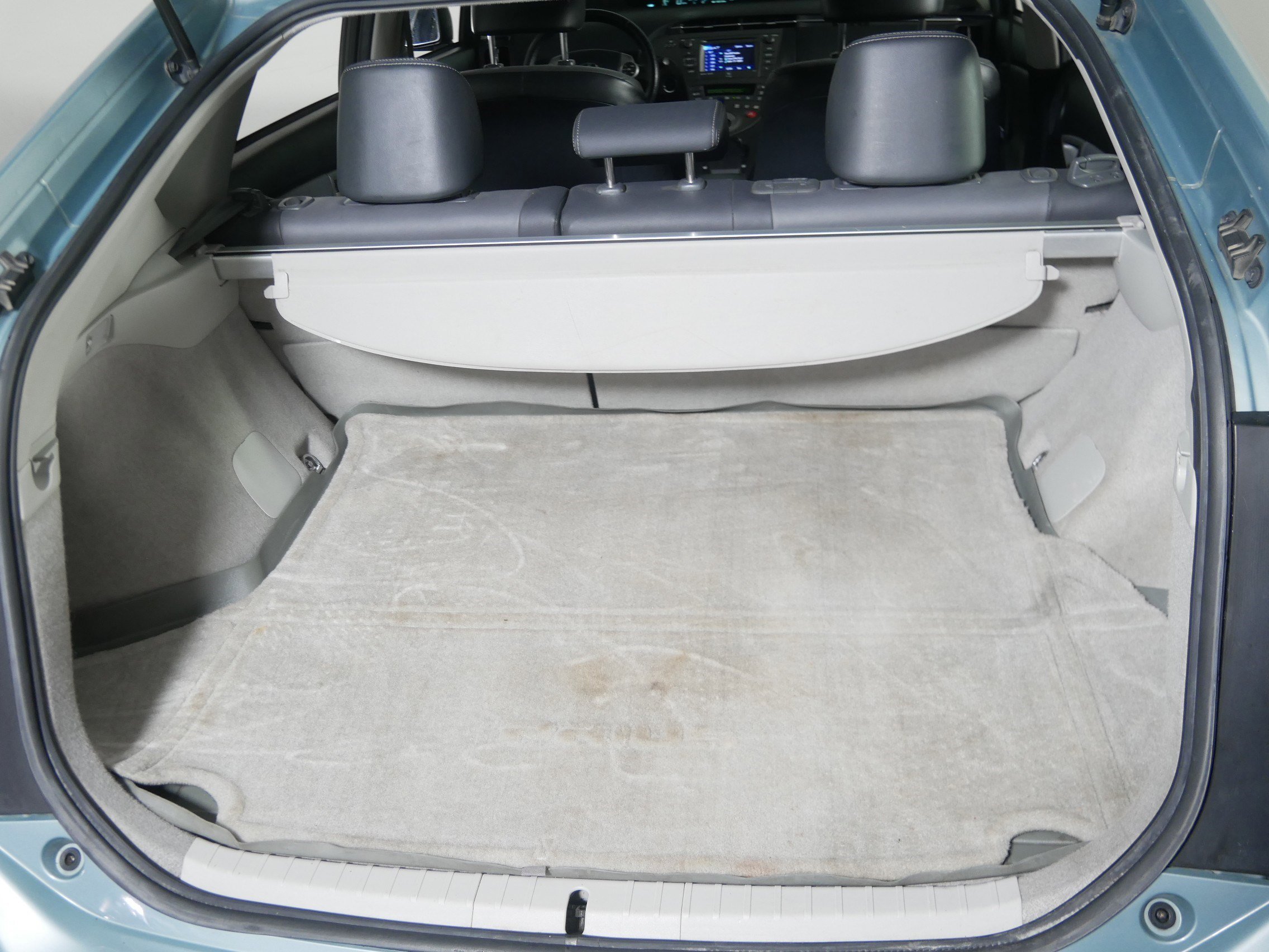 2015 Toyota Prius Five photo 18