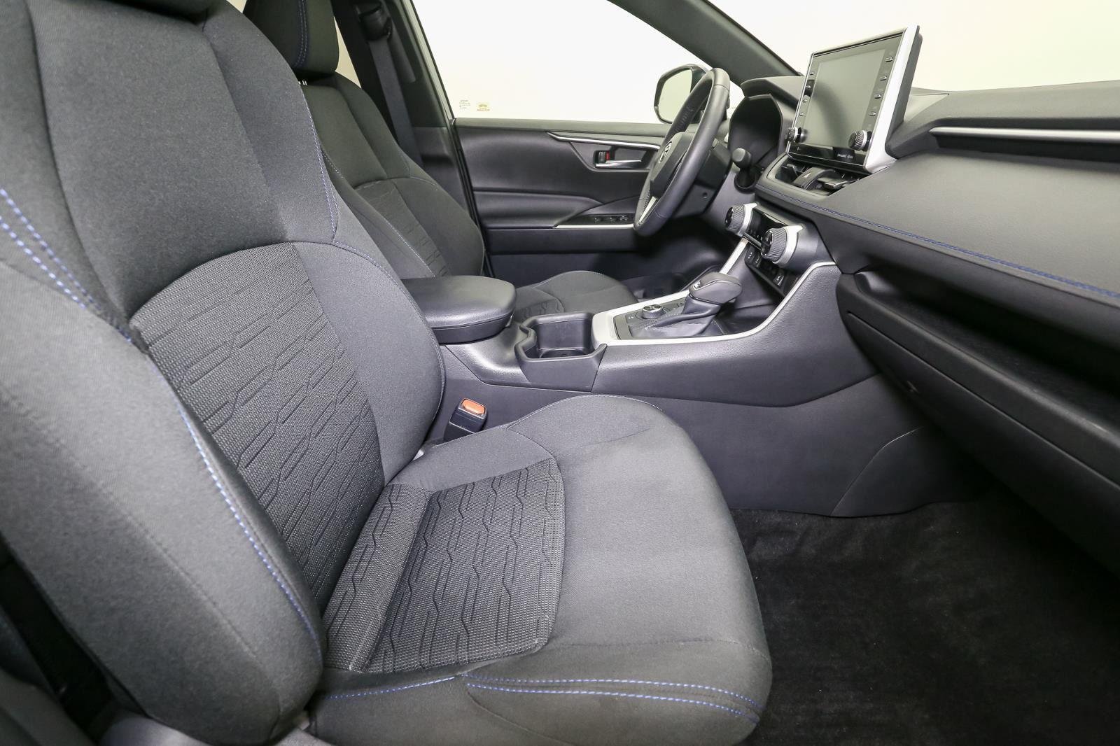 2022 Toyota RAV4 Hybrid SE photo 14