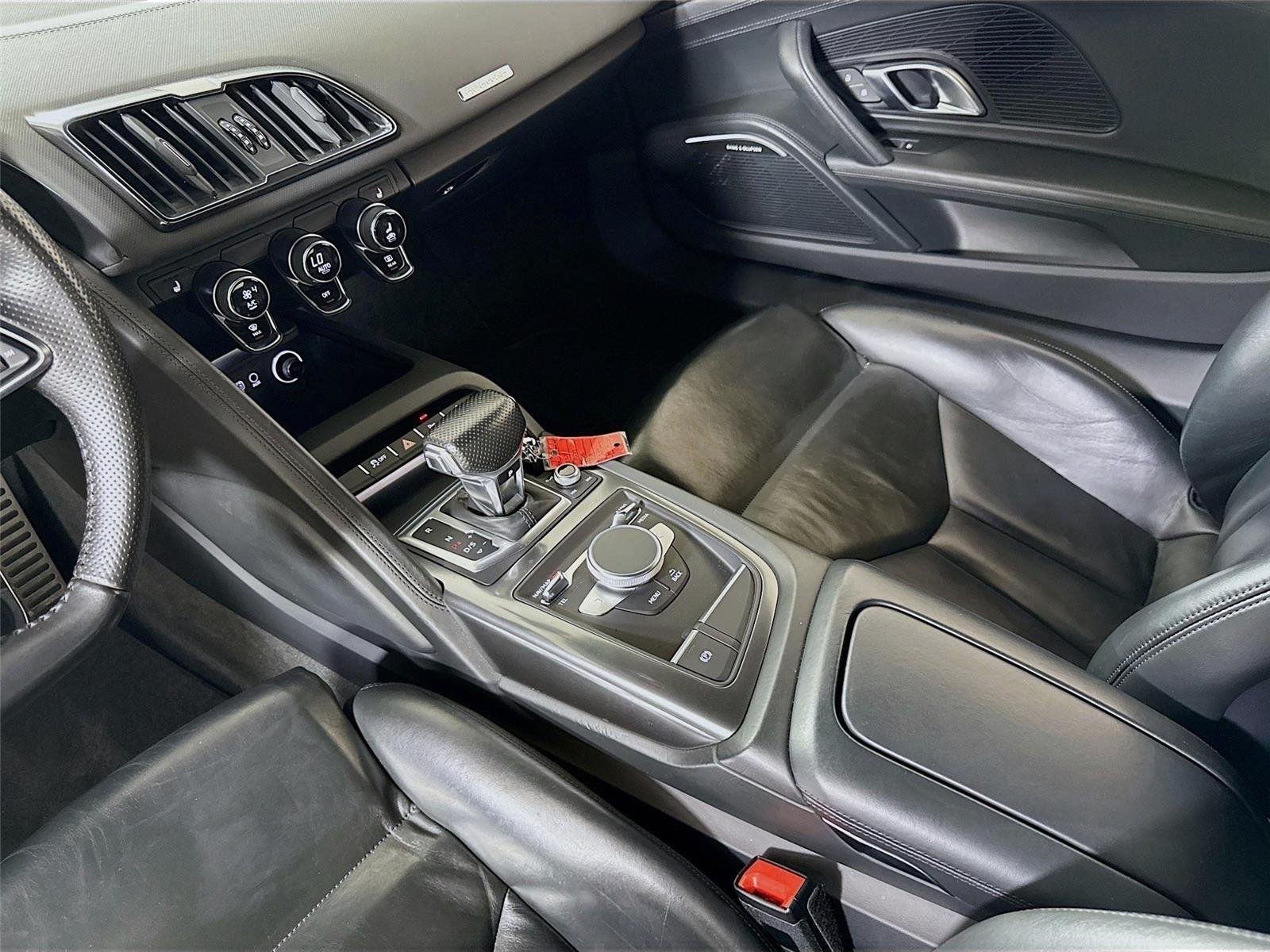 2017 Audi R8 Coupe V10 photo 22