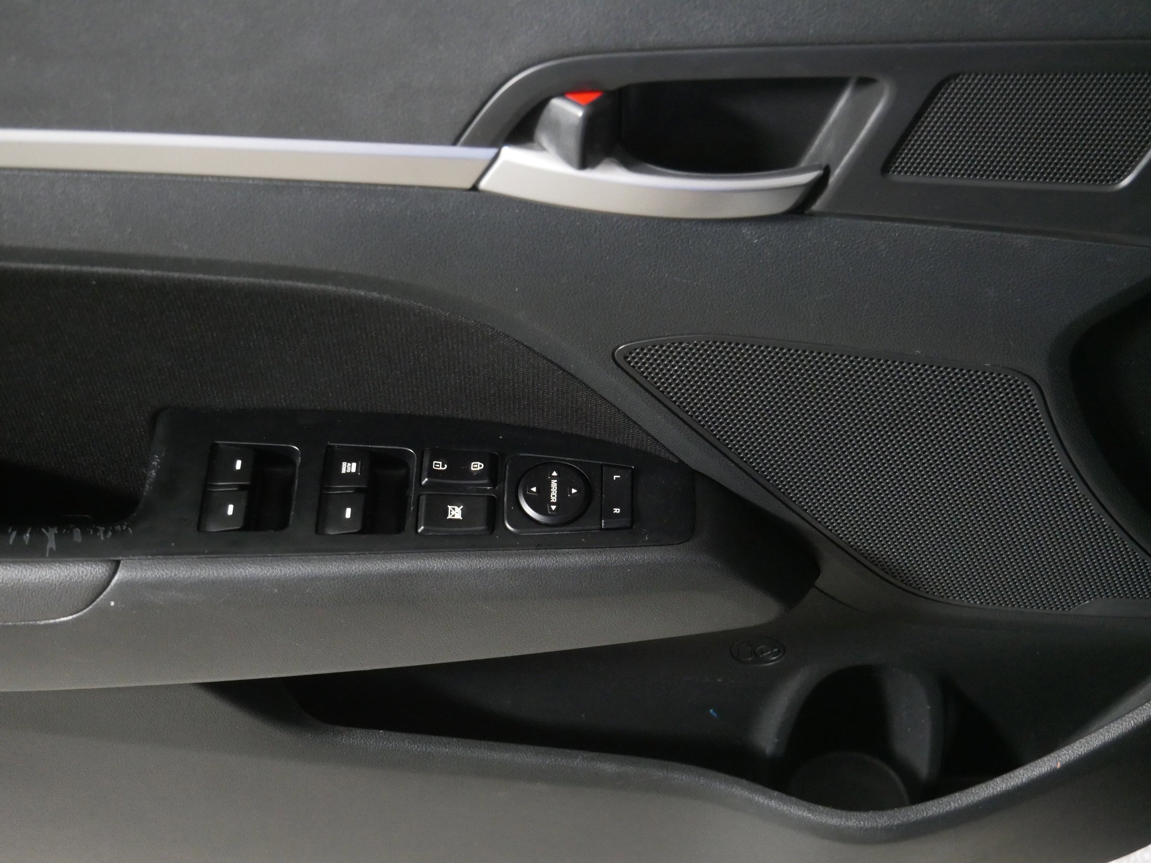 2020 Hyundai Elantra SEL photo 19