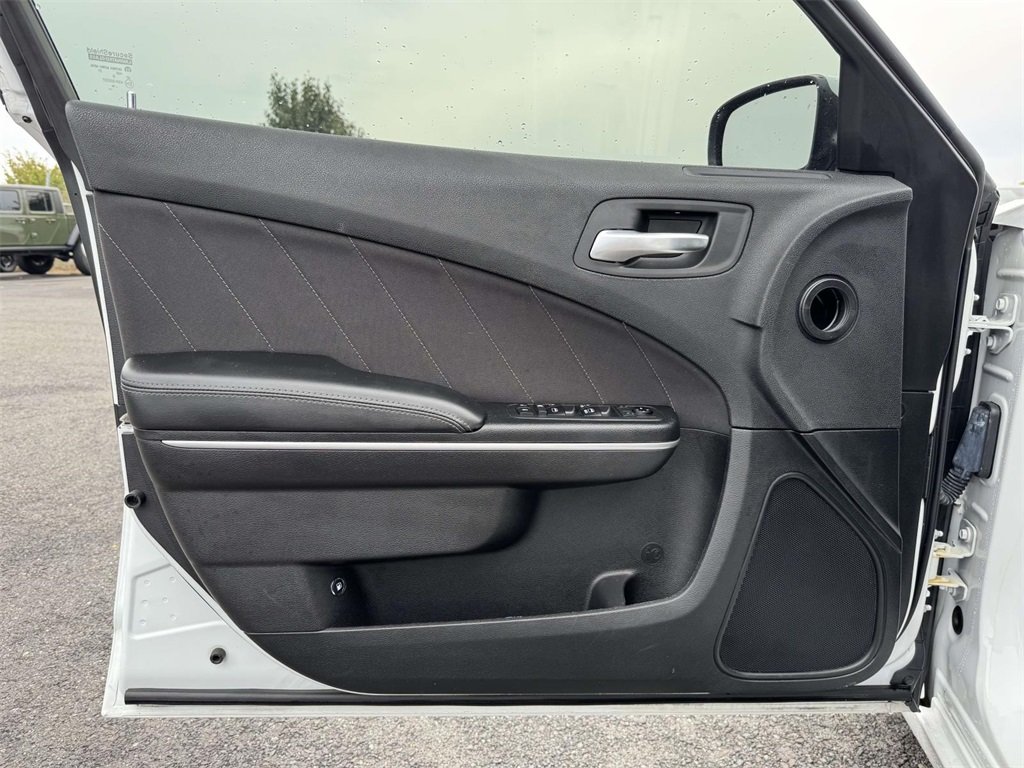 2019 Dodge Charger SXT photo 24