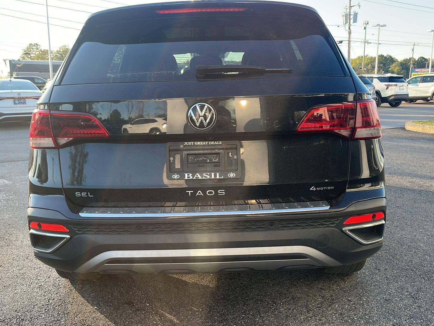 2023 Volkswagen Taos SEL photo 3