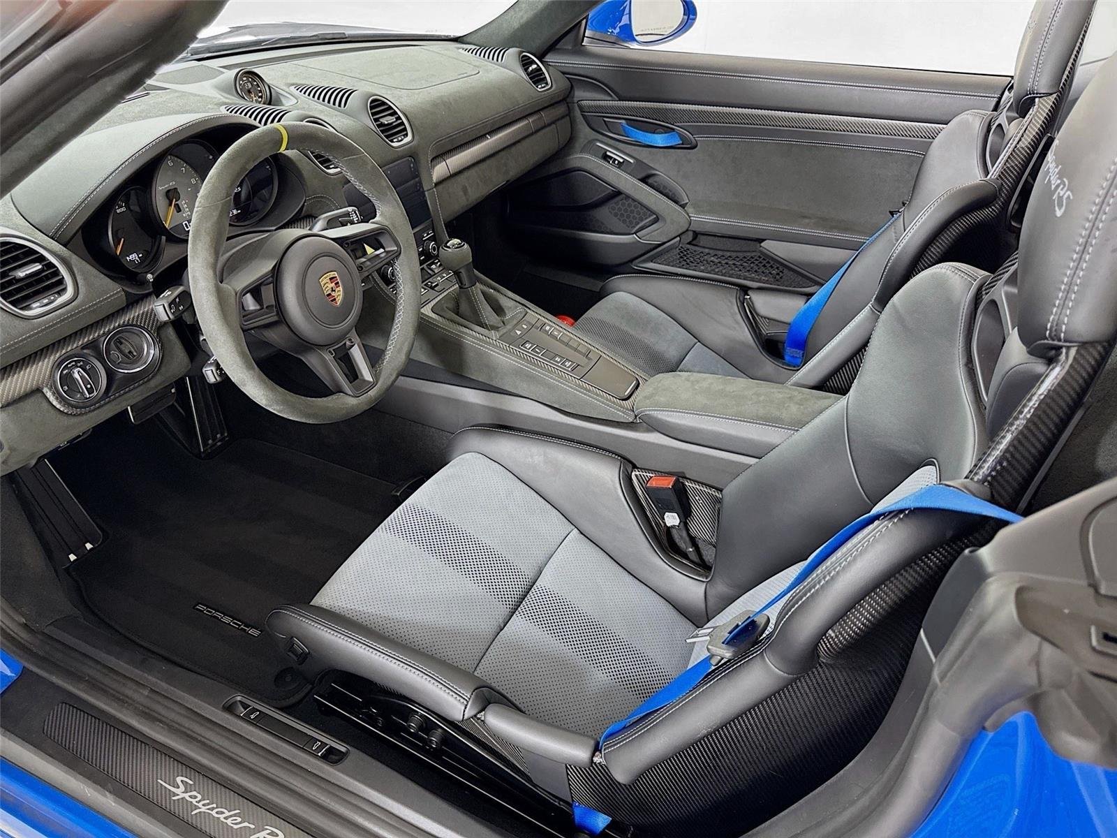 2024 Porsche Boxster Spyder photo 11