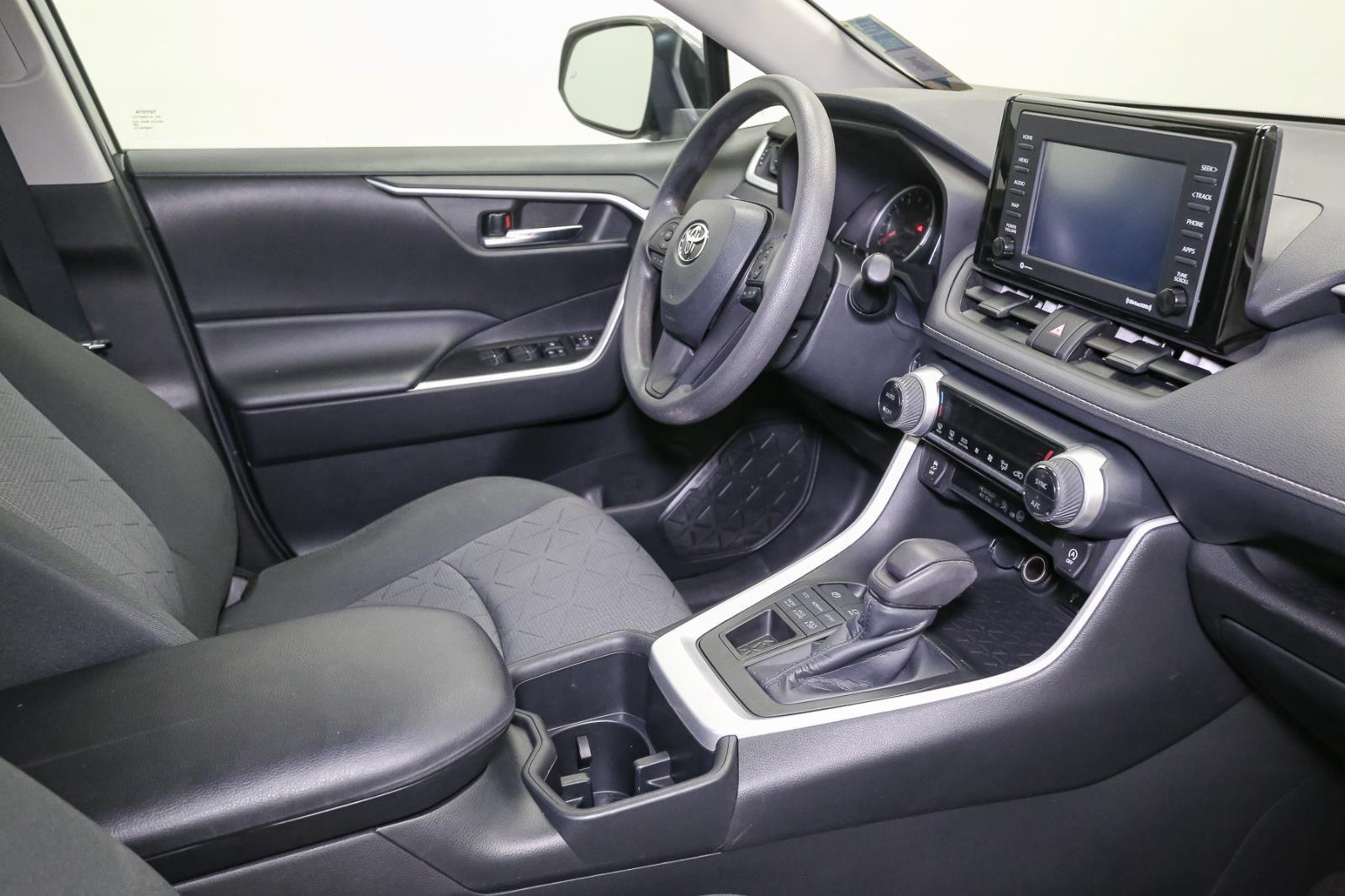 2022 Toyota RAV4 XLE photo 14