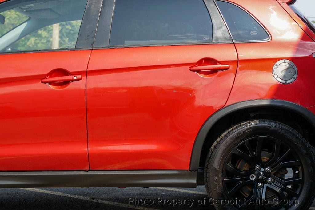 2017 Mitsubishi Outlander Sport LE photo 2