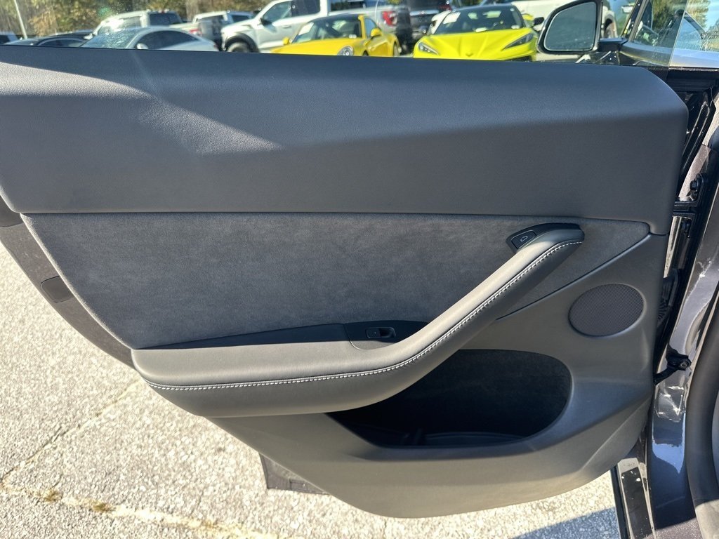 2024 Tesla Model Y Long Range photo 25