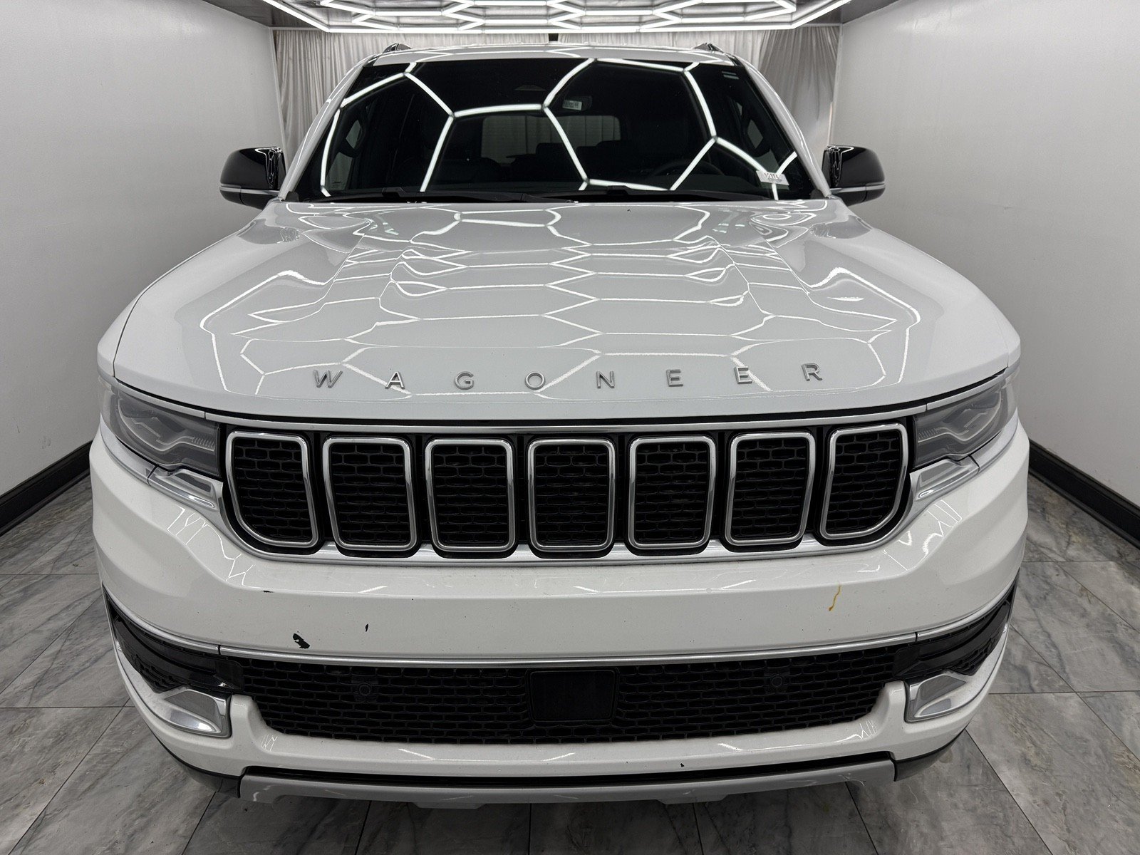 2023 Jeep Wagoneer L Series II photo 2