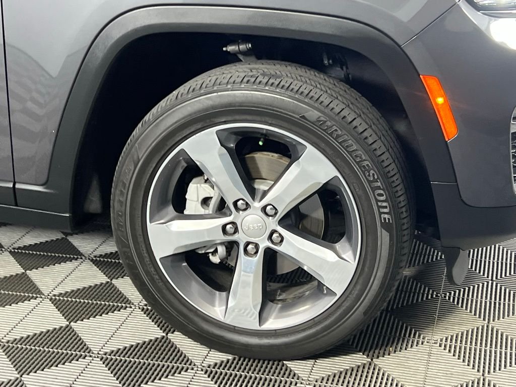 2022 Jeep Grand Cherokee Limited photo 2