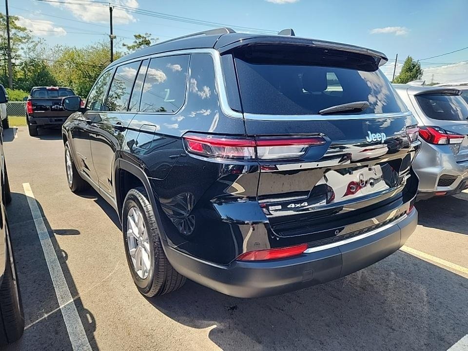 2022 Jeep Grand Cherokee Limited photo 2
