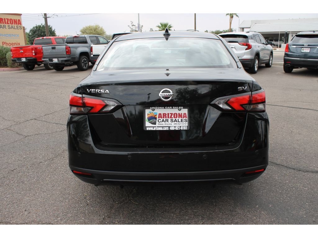 2021 Nissan Versa SV photo 4