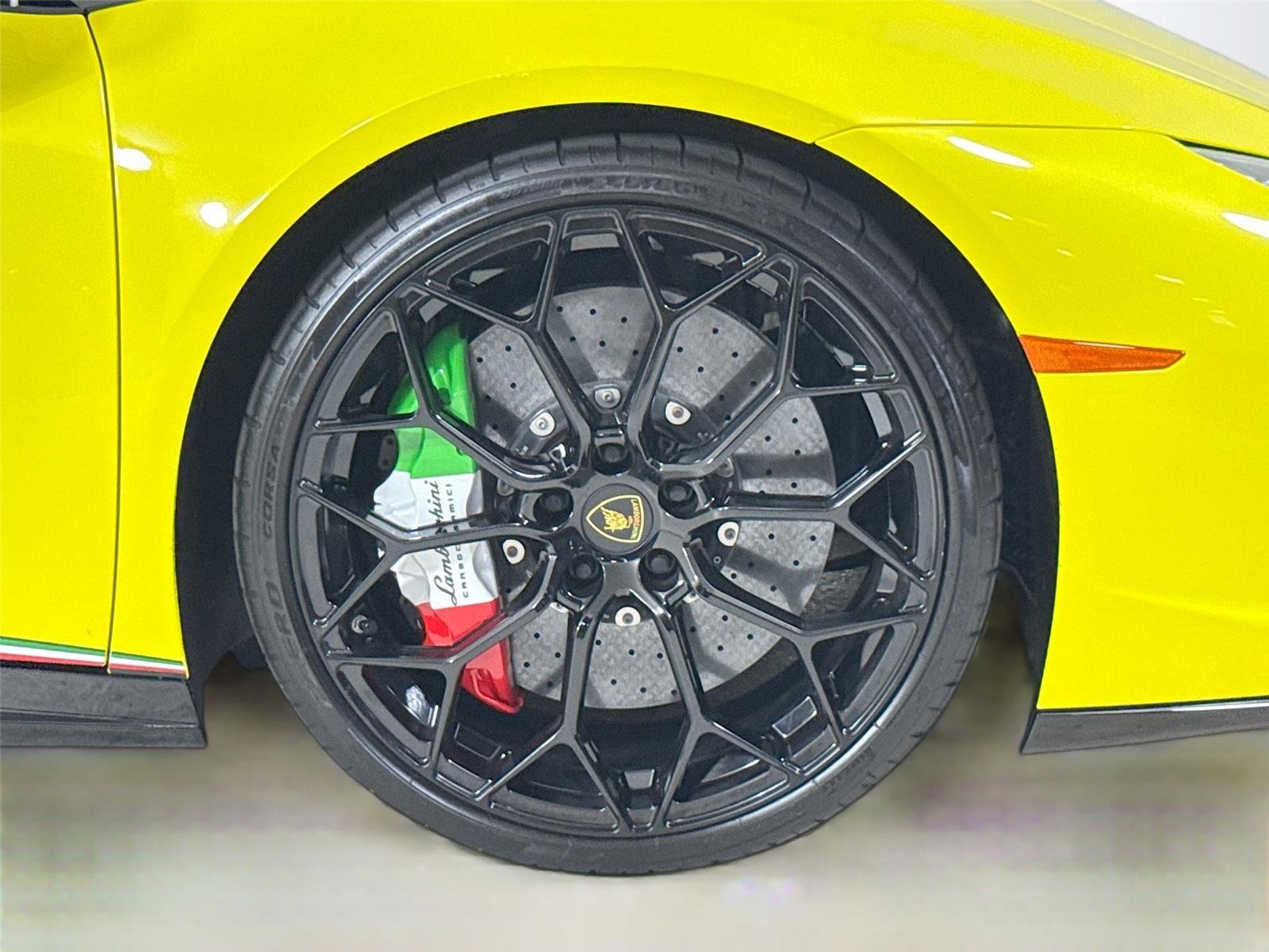 2019 Lamborghini Huracan Spyder Performante photo 30