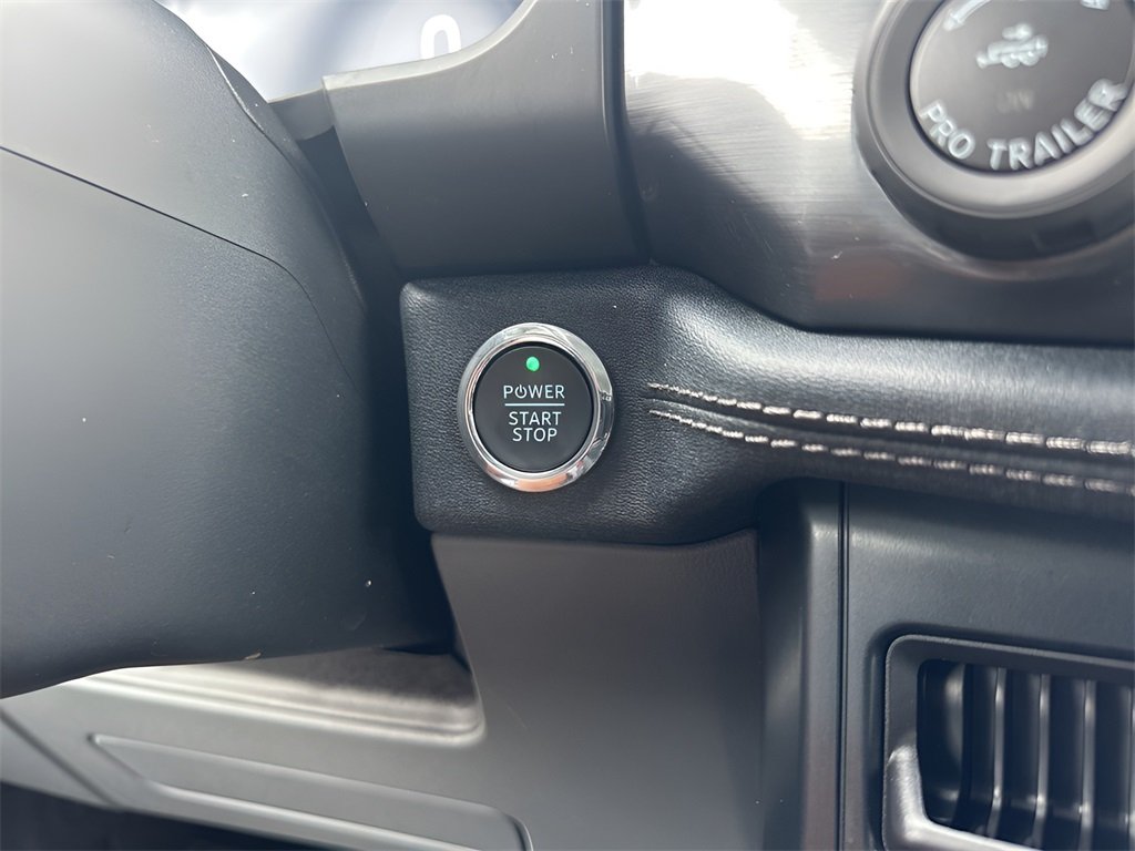 2024 Ford F-150 Lightning photo 21