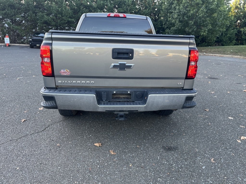 2017 Chevrolet Silverado LT photo 5