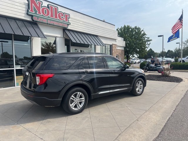 2021 Ford Explorer XLT photo 3