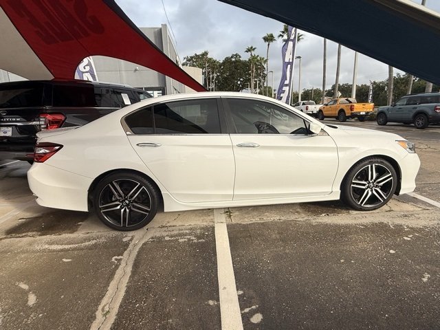 2016 Honda Accord Sport photo 3
