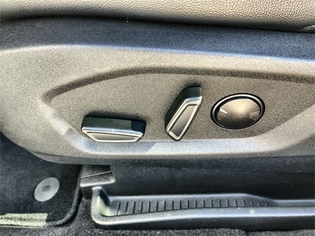 2023 Ford Edge Titanium photo 3