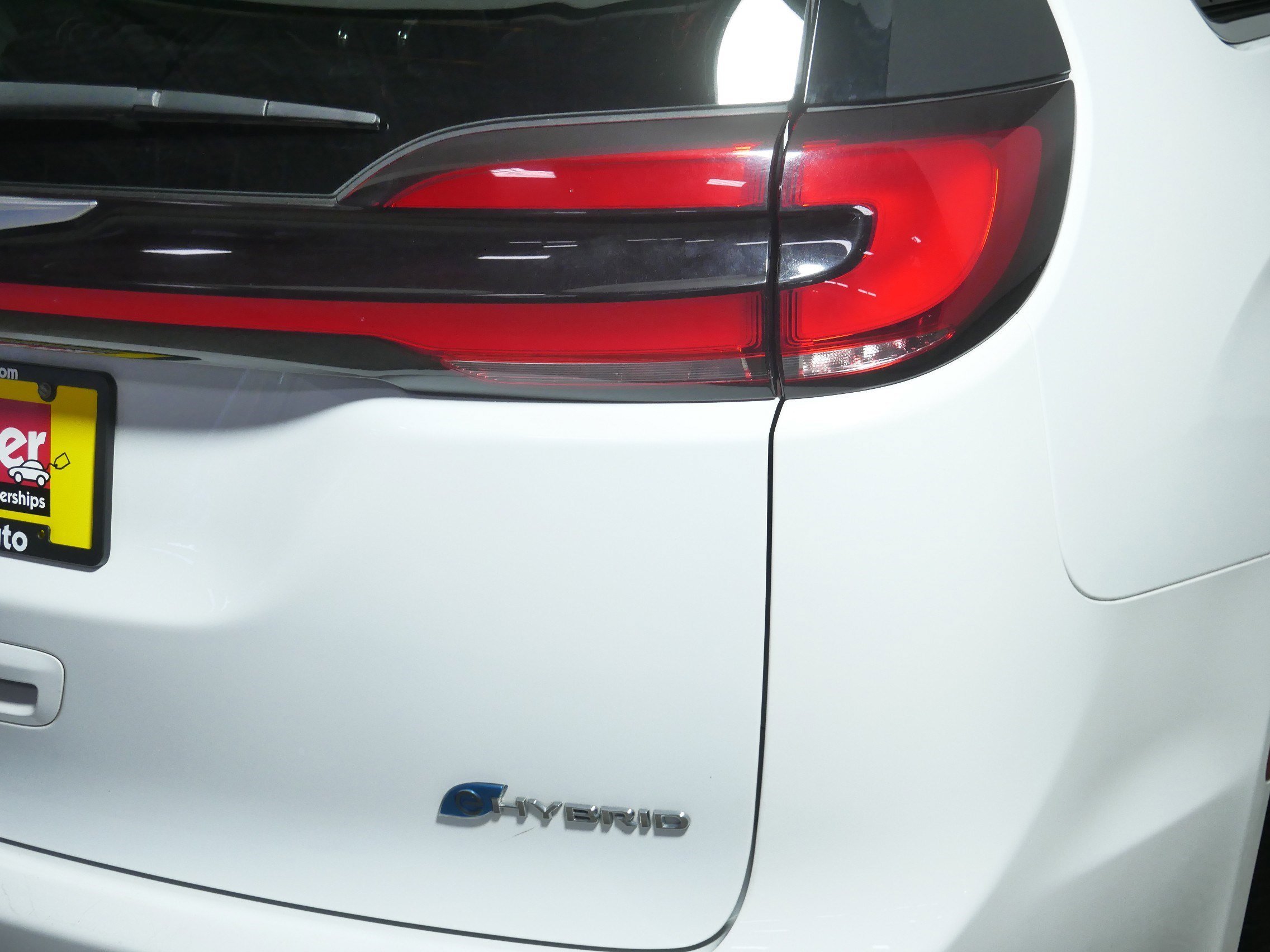 2022 Chrysler Pacifica Hybrid Touring L photo 17