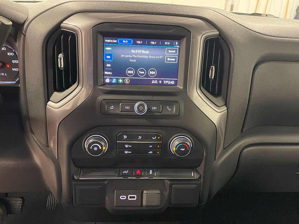 2021 Chevrolet Silverado 1500 Custom photo 24