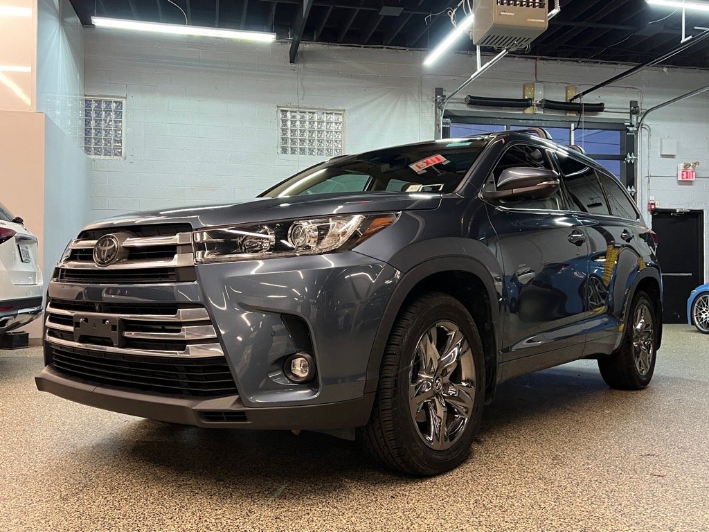 2019 Toyota Highlander Limited Platinum photo 3
