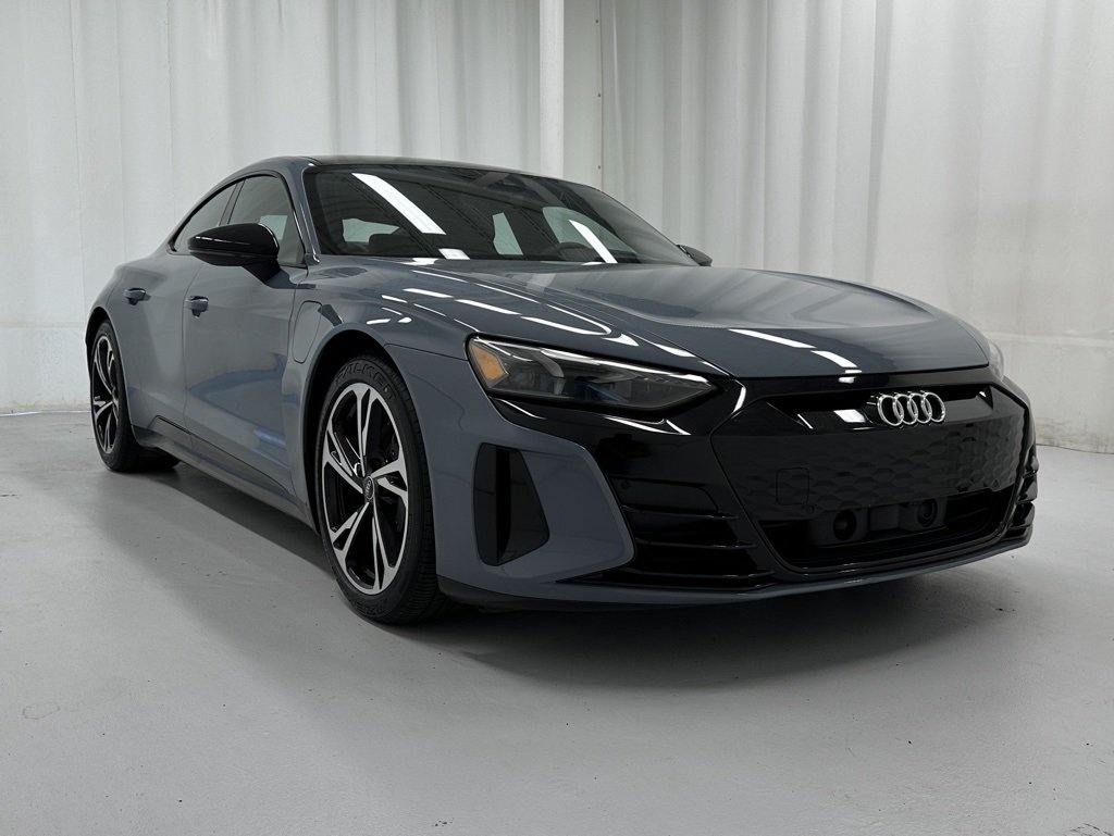 2022 Audi e-tron GT Premium Plus photo 2