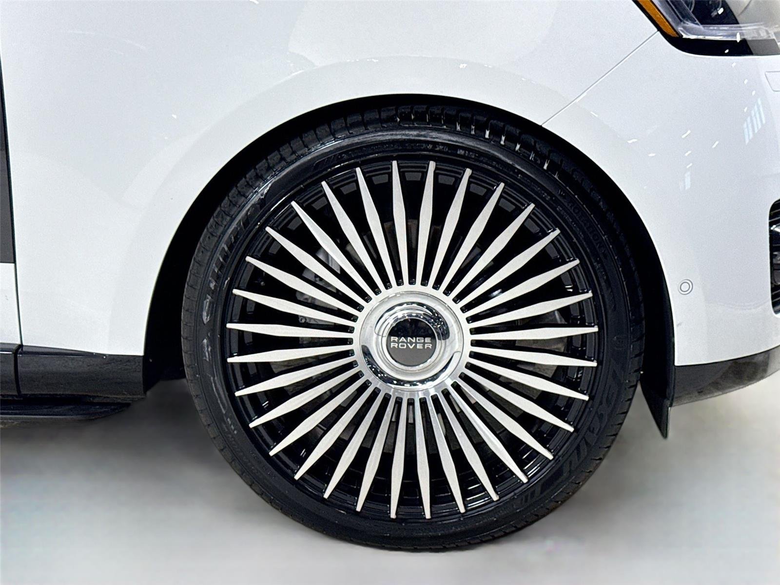 2023 Land Rover Range Rover SE photo 36