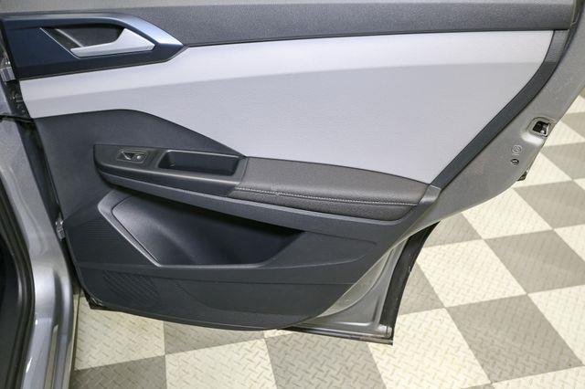 2024 Volkswagen Taos SE photo 19