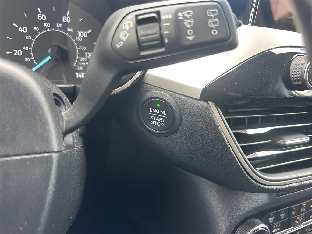 2022 Ford Escape SEL photo 21
