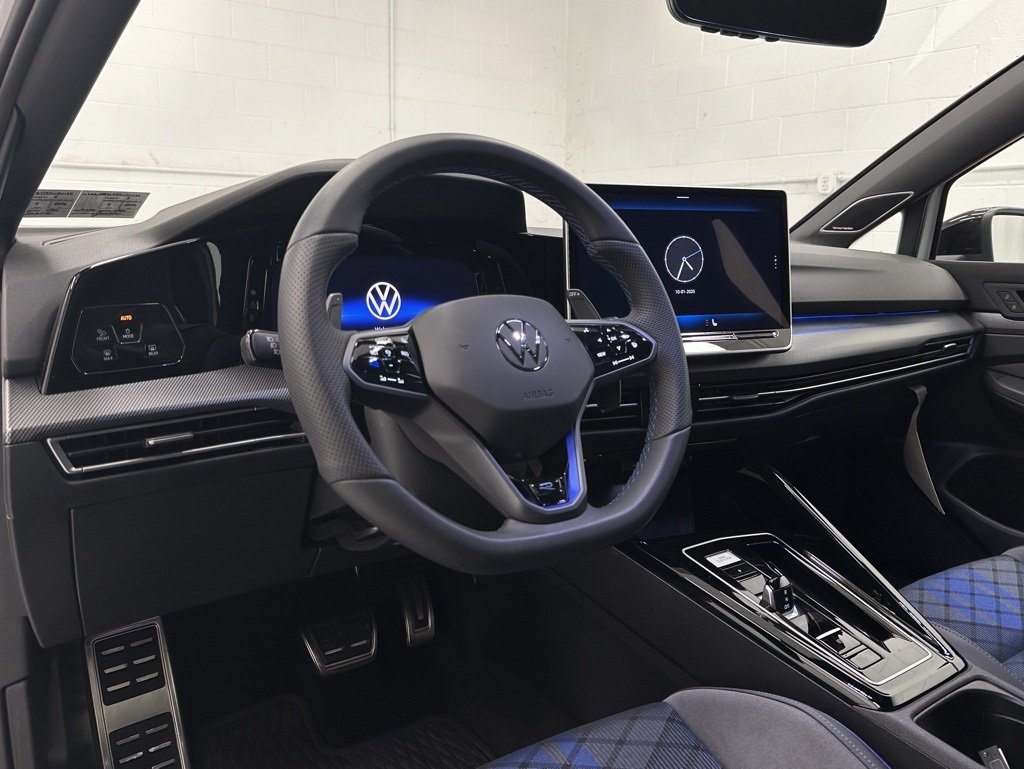 2025 Volkswagen Golf R 2.0 TSI photo 11