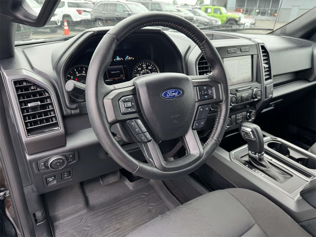 2019 Ford F-150 XLT photo 2