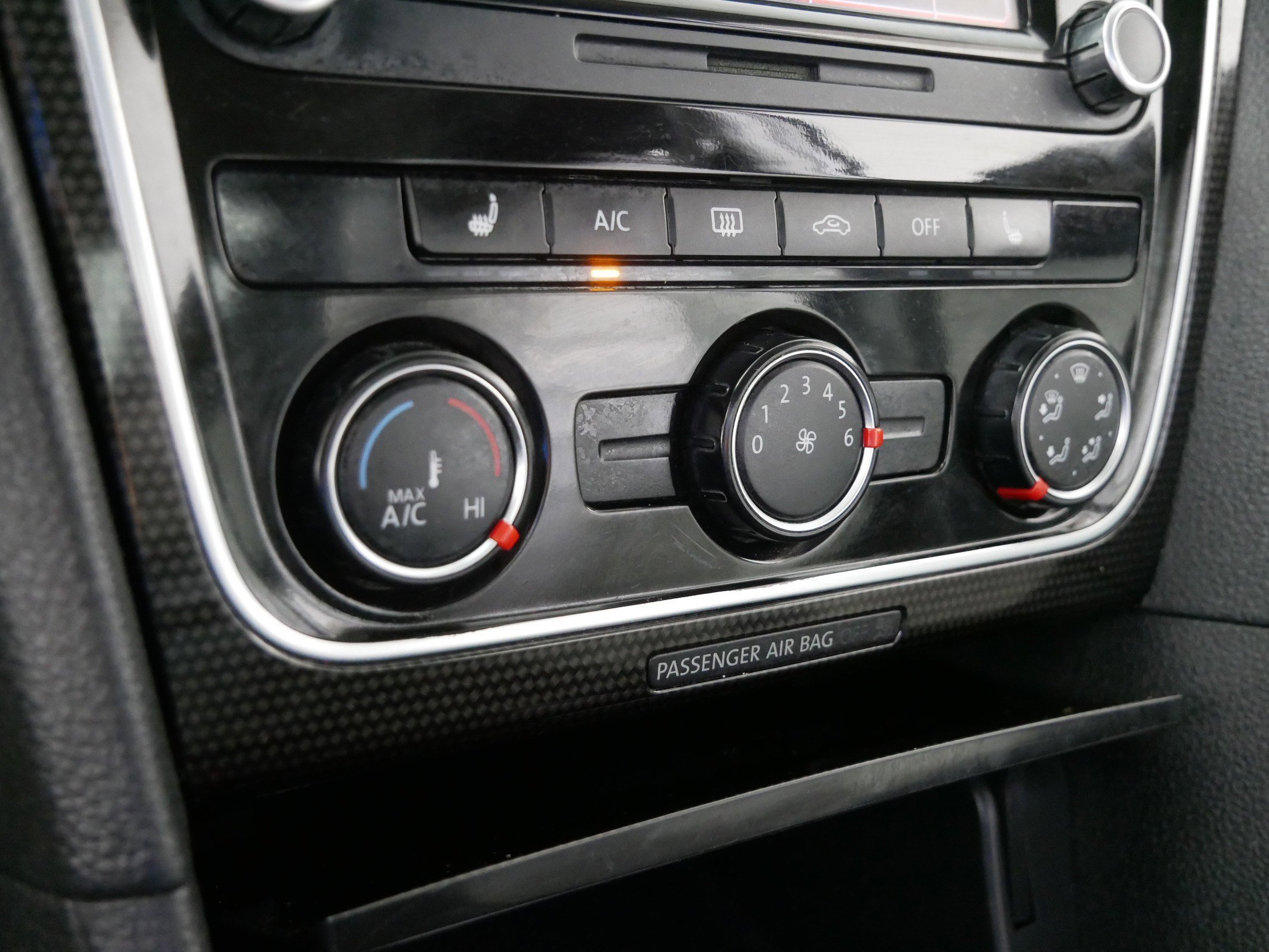 2015 Volkswagen Passat SE photo 20