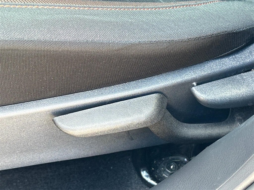 2024 Nissan Kicks SR photo 27