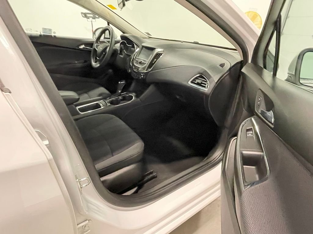 2018 Chevrolet Cruze LT photo 20