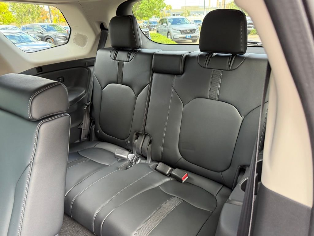 2025 Honda Pilot Touring photo 12