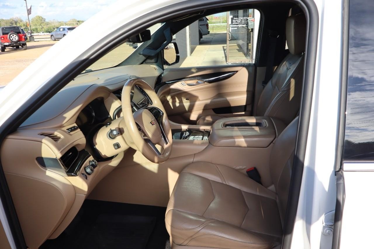 2019 Cadillac Escalade ESV Platinum photo 9