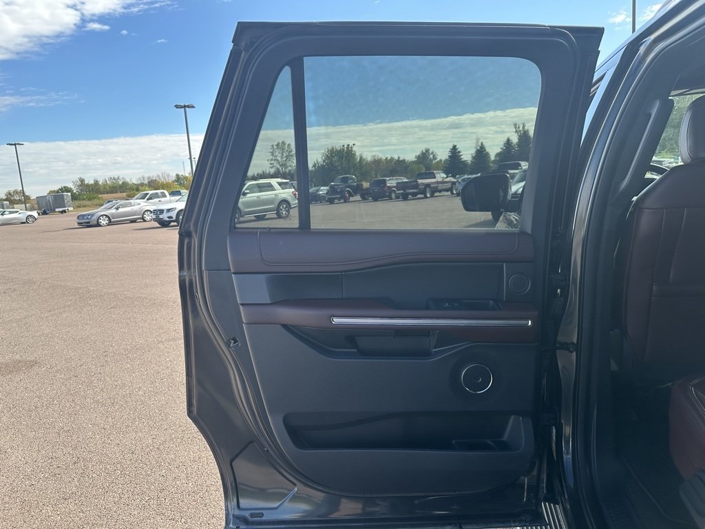 2023 Ford Expedition MAX Limited photo 21