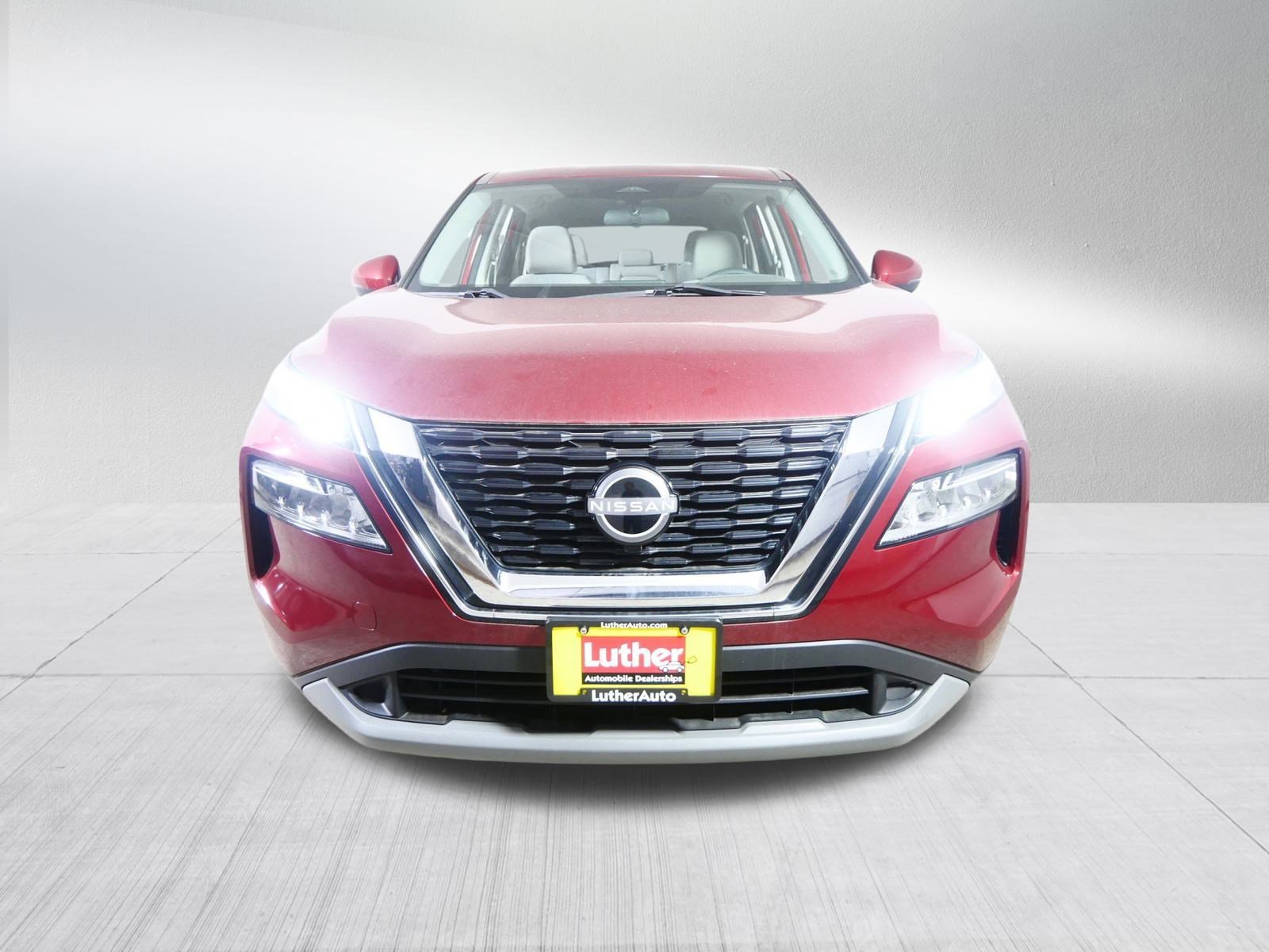 2023 Nissan Rogue SV photo 2