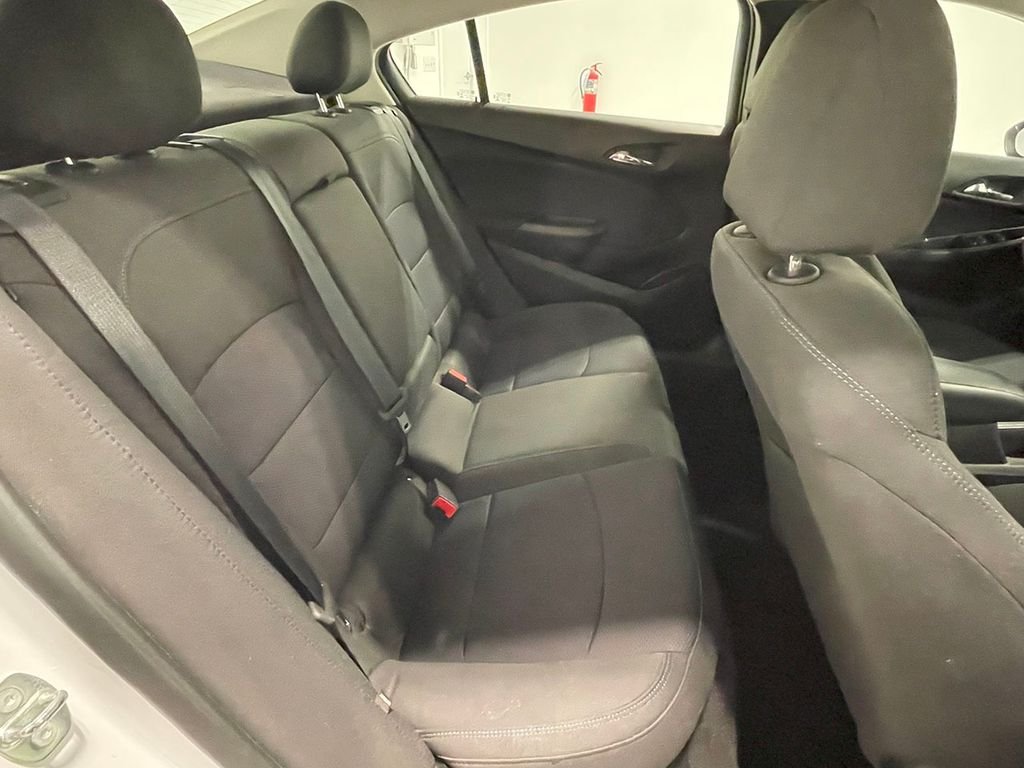 2018 Chevrolet Cruze LT photo 19