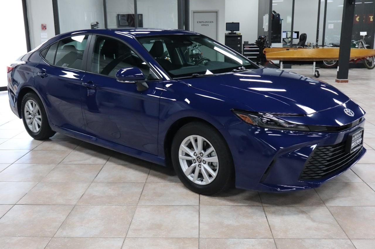 2025 Toyota Camry LE photo 7