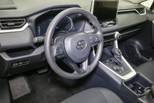 2025 Toyota RAV4 Hybrid LE photo 20