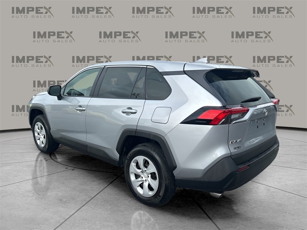 2025 Toyota RAV4 LE photo 3